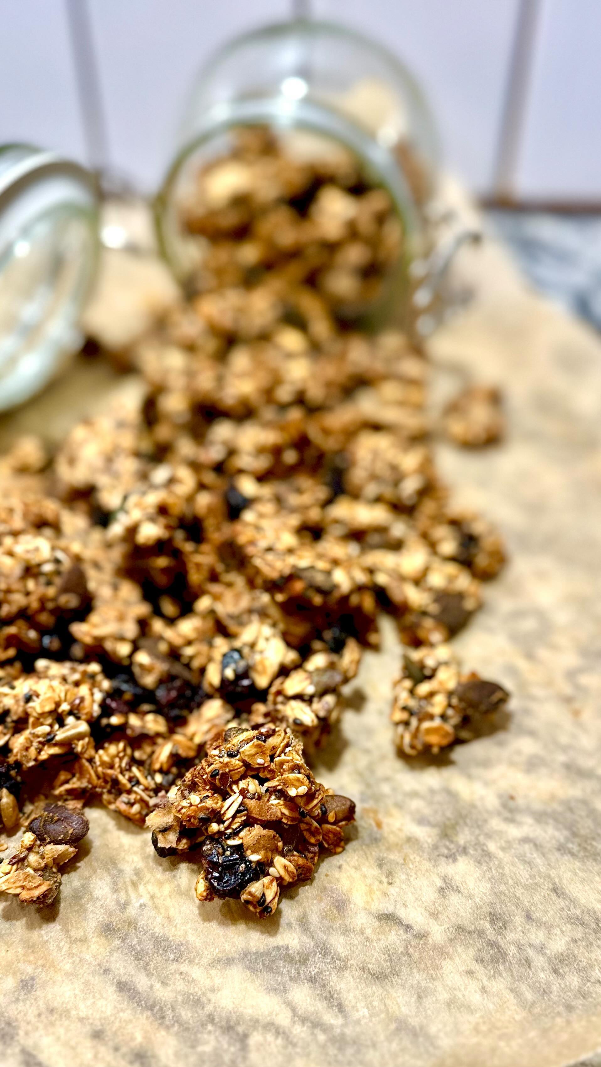 Sauerteig Granola // Granola with Sourdough discard 👉Link to recipe in bio👈 #sourdoughdiscardrecipe #sauerteiggranola #sourdoughgranola #sauerteig #sourdough #granola