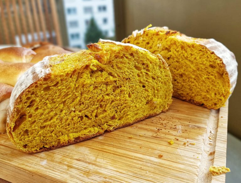 Kurkuma Zwiebel Brot