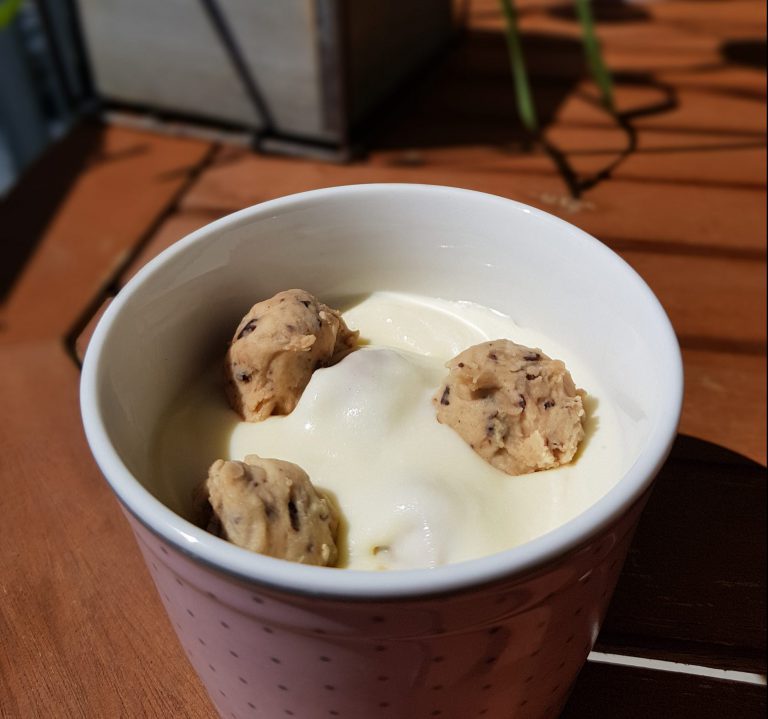 Rum ’n‘ Cookie Dough Eis