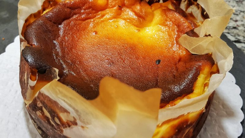 Basque Burnt Cheesecake (Baskischer Käsekuchen)