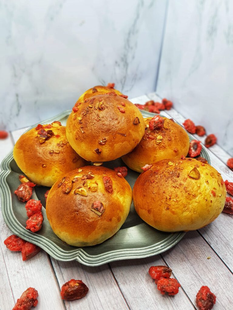 Brioche à la Praline (Brioches mit pinkem Krokant)