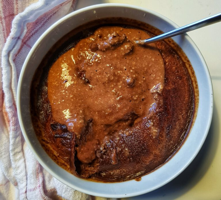 Schokosouffle Baked Oats (Gebackener Haferbrei)
