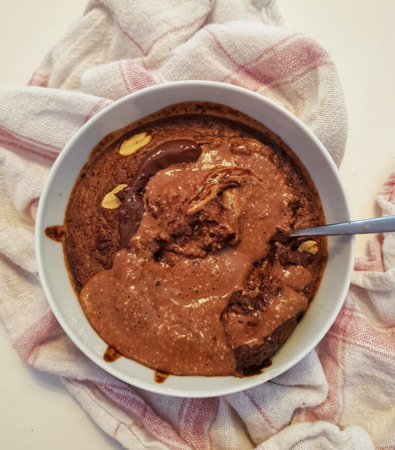 Snickers Baked Oats (Gebackener Haferbrei)