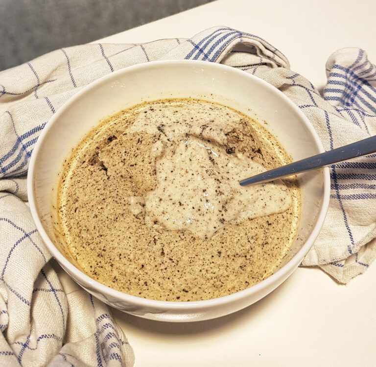 Schwarzer Sesam Baked Oats (Gebackener Haferbrei)