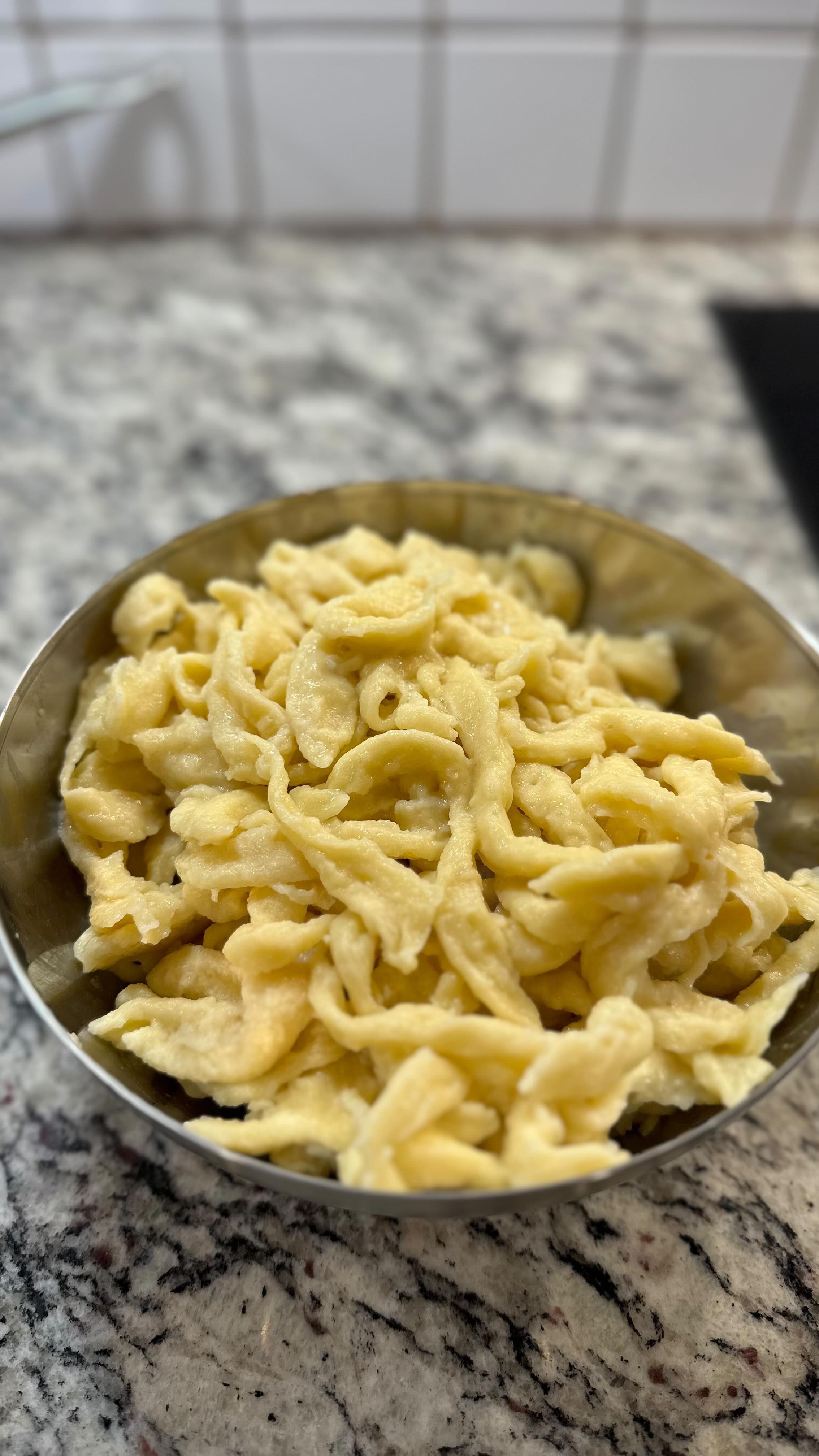 Super leckeres Rezept für Spätzle aus Sauerteigstarter // Sourdough discard Spätzle 👉Link to recipe in bio👈 #sourdoughdiscardrecipe #sourdoughdiscard #sauerteig #spätzlerezept #spätzle