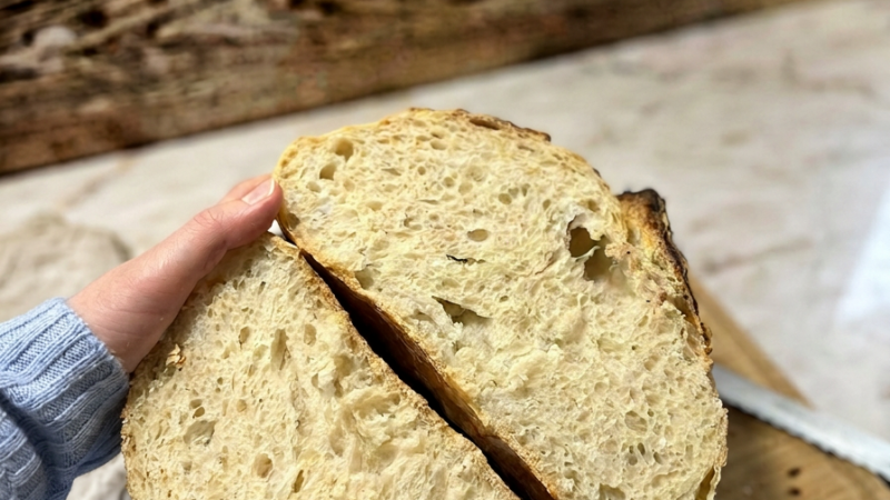 Perfektes und fluffiges Weizen-Sauerteigbrot