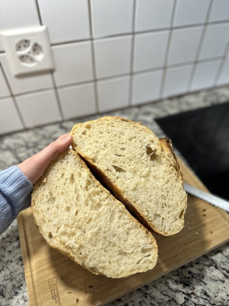 Perfektes und fluffiges Weizen-Sauerteigbrot