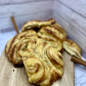 Franzbrötchen mit Quarkfüllung