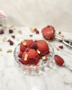 Himbeer-Kokos Eis (Ninja Creami)