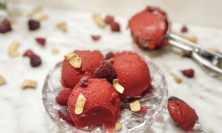 Himbeer-Kokos Eis (Ninja Creami)